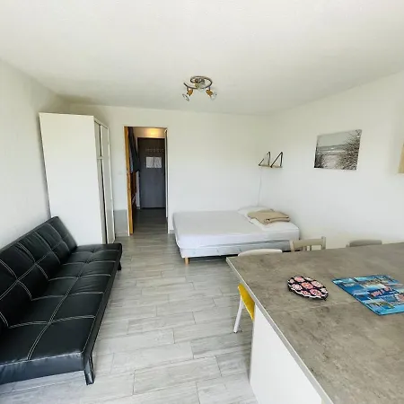 Renove, Calme, Proche Et Commodites, Parking Inclus - Fr-1-723-105 *